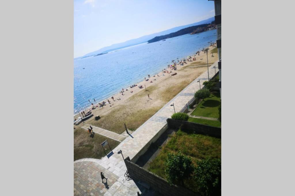 Precioso Apartamento En Primera Linea De Playa บิลาการ์เซีย เด อาโรว์ซา ภายนอก รูปภาพ