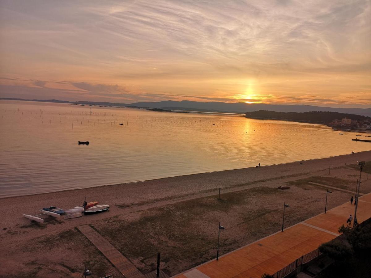 Precioso Apartamento En Primera Linea De Playa บิลาการ์เซีย เด อาโรว์ซา ภายนอก รูปภาพ